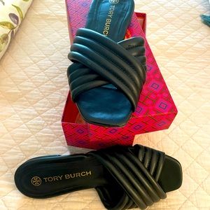 Tory Burch Kira quilted slide - size 9.5